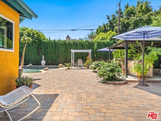 14552 Hesby Street, Sherman Oaks, CA 91403