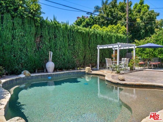 14552 Hesby Street, Sherman Oaks, CA 91403
