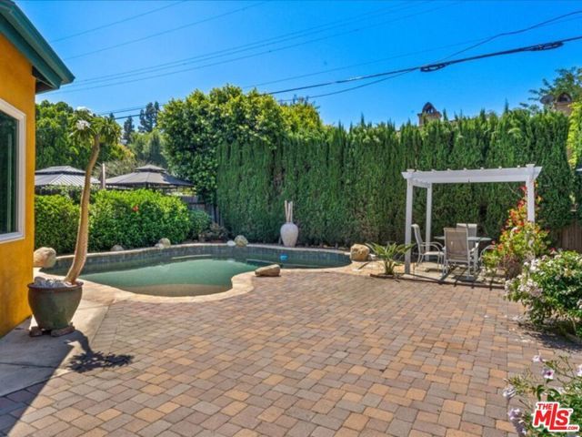 14552 Hesby Street, Sherman Oaks, CA 91403