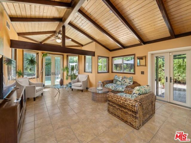 14552 Hesby Street, Sherman Oaks, CA 91403