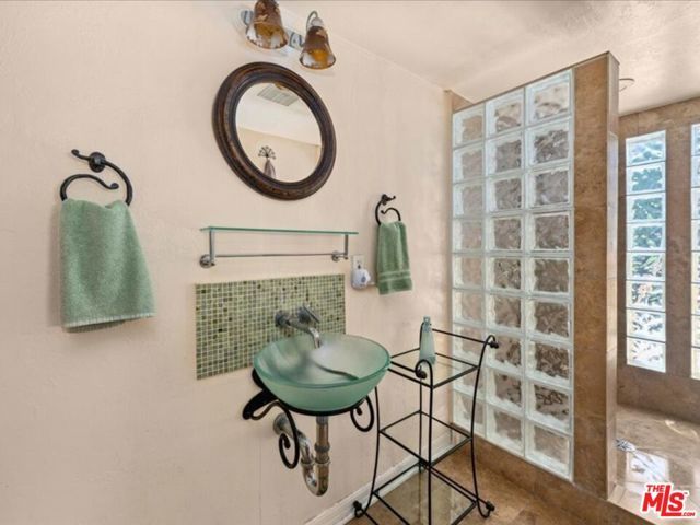 14552 Hesby Street, Sherman Oaks, CA 91403