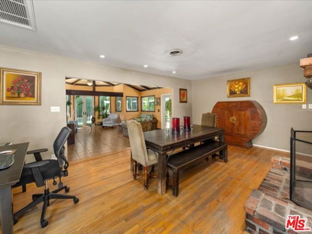 14552 Hesby Street, Sherman Oaks, CA 91403