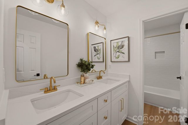 9705 Tenencia Court, Charlotte, NC 28277