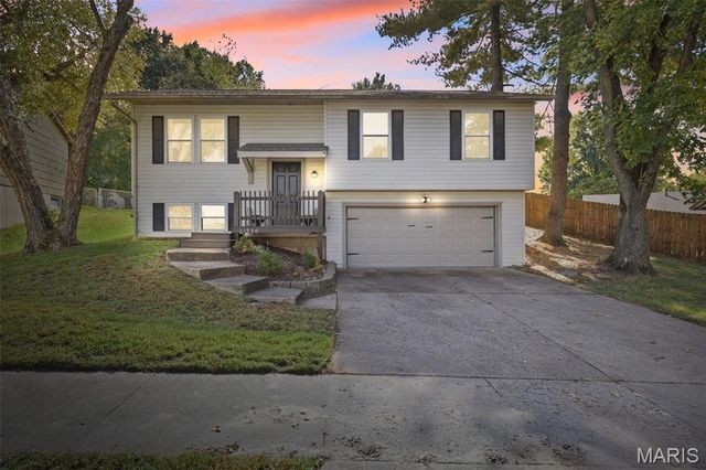 11950 Sarthe Drive, Maryland Heights, MO 63043