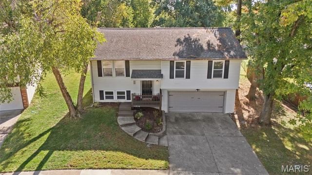 11950 Sarthe Drive, Maryland Heights, MO 63043