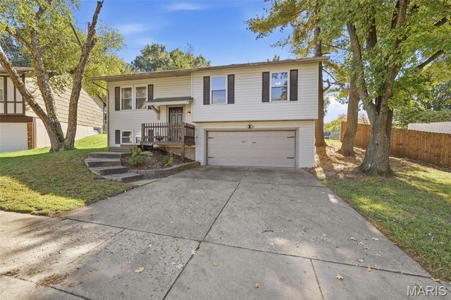11950 Sarthe Drive, Maryland Heights, MO 63043