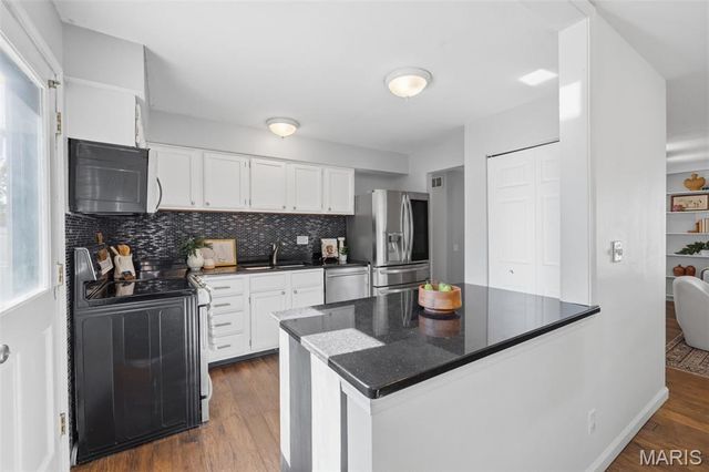 11950 Sarthe Drive, Maryland Heights, MO 63043