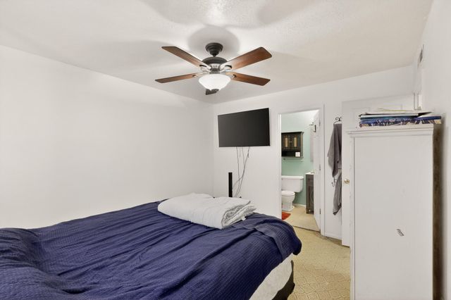 236 Zena Lona Street NE, Albuquerque, NM 87123