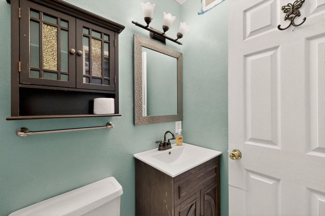 236 Zena Lona Street NE, Albuquerque, NM 87123