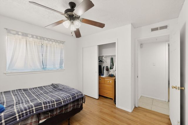 236 Zena Lona Street NE, Albuquerque, NM 87123