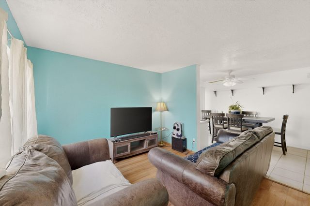 236 Zena Lona Street NE, Albuquerque, NM 87123