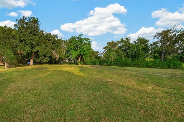 410 Bates Street, Texas City, TX 77591
