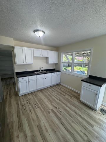 1173 Macarthur Street, West Saint Paul, MN 55118