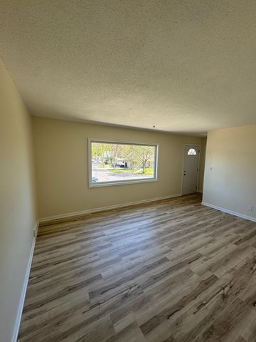 1173 Macarthur Street, West Saint Paul, MN 55118