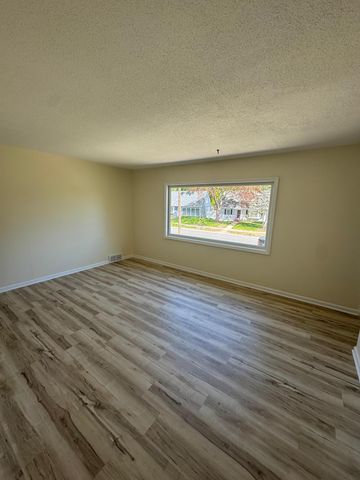 1173 Macarthur Street, West Saint Paul, MN 55118