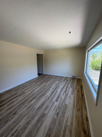 1173 Macarthur Street, West Saint Paul, MN 55118