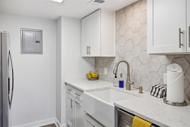 2011 Henderson Circle, Alpharetta, GA 30004