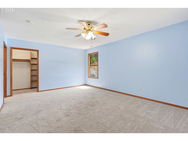 18704 S TERRY MICHAEL Dr, Oregon City, OR 97045