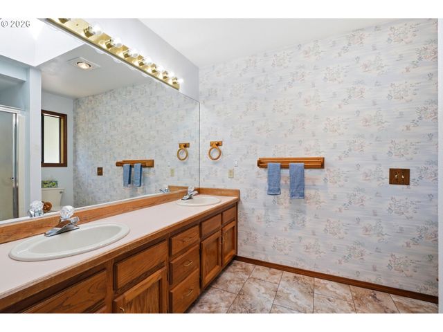 18704 S TERRY MICHAEL Dr, Oregon City, OR 97045