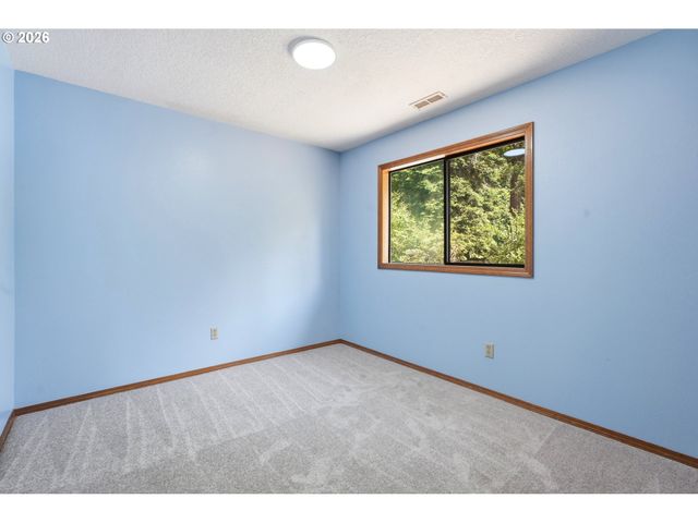 18704 S TERRY MICHAEL Dr, Oregon City, OR 97045