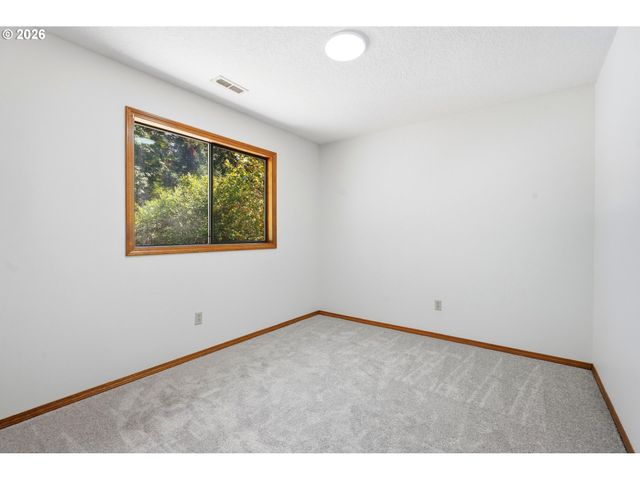 18704 S TERRY MICHAEL Dr, Oregon City, OR 97045