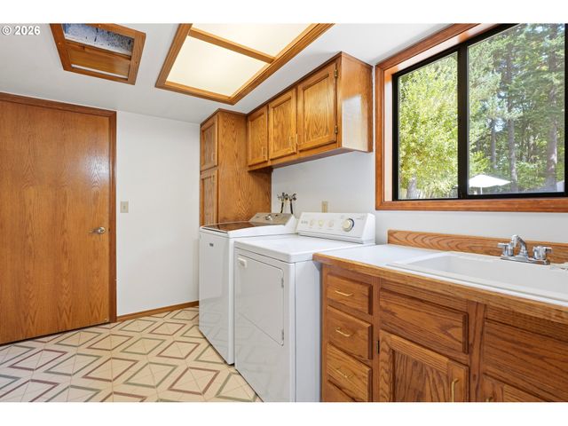 18704 S TERRY MICHAEL Dr, Oregon City, OR 97045