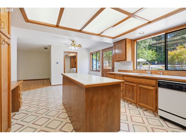 18704 S TERRY MICHAEL Dr, Oregon City, OR 97045