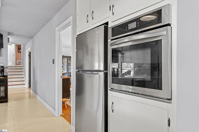 401 Clairmont Drive, Greenwood, SC 29649