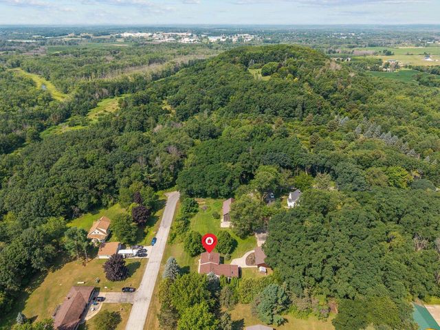 N3868 MOSQUITO HILL ROAD, New London, WI 54961