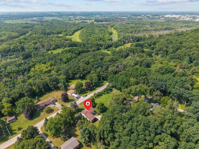N3868 MOSQUITO HILL ROAD, New London, WI 54961