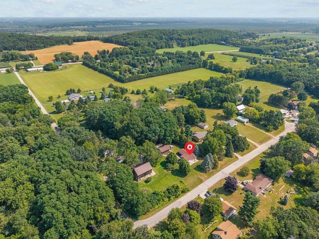 N3868 MOSQUITO HILL ROAD, New London, WI 54961