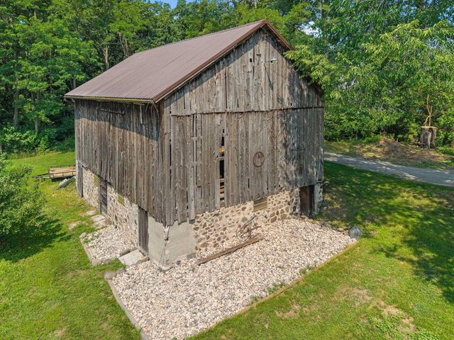 N3868 MOSQUITO HILL ROAD, New London, WI 54961