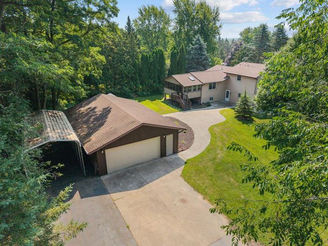 N3868 MOSQUITO HILL ROAD, New London, WI 54961