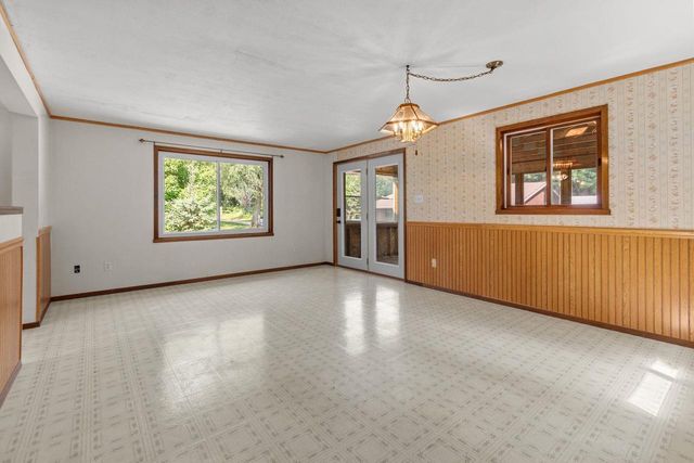 N3868 MOSQUITO HILL ROAD, New London, WI 54961