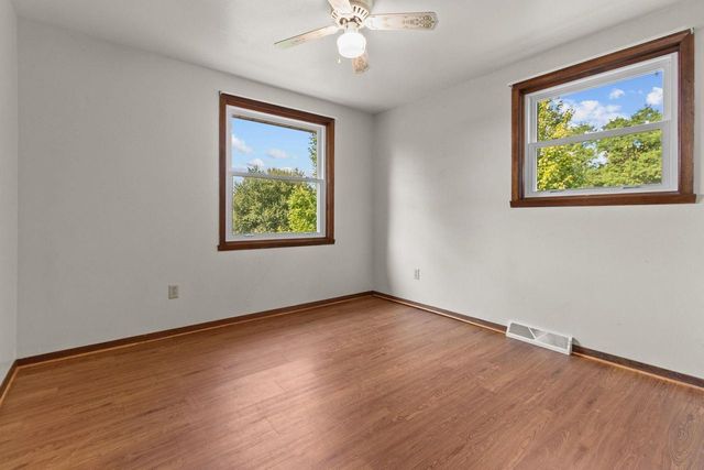 N3868 MOSQUITO HILL ROAD, New London, WI 54961