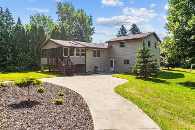 N3868 MOSQUITO HILL ROAD, New London, WI 54961