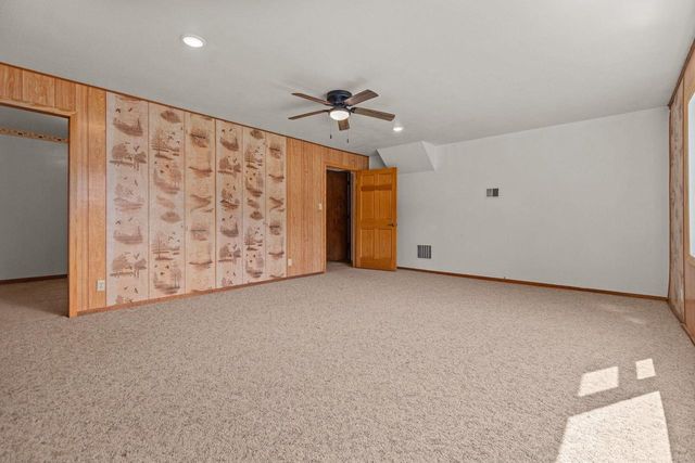 N3868 MOSQUITO HILL ROAD, New London, WI 54961