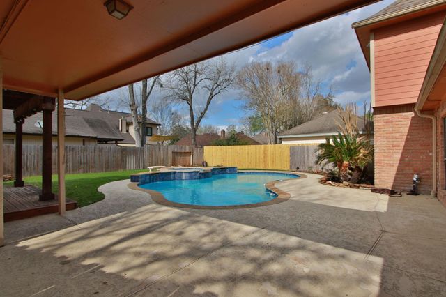 1402 Bittersweet Drive, Richmond, TX 77406