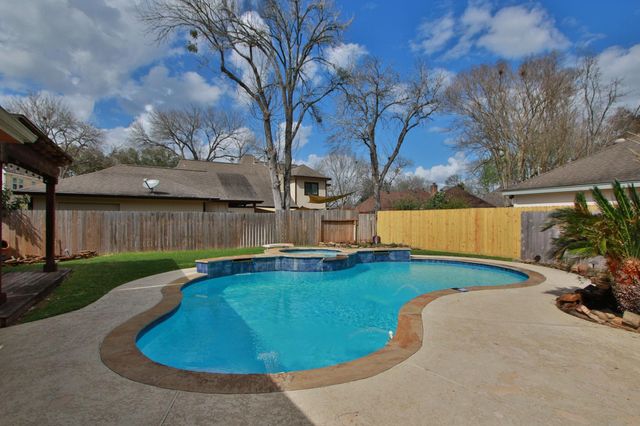 1402 Bittersweet Drive, Richmond, TX 77406