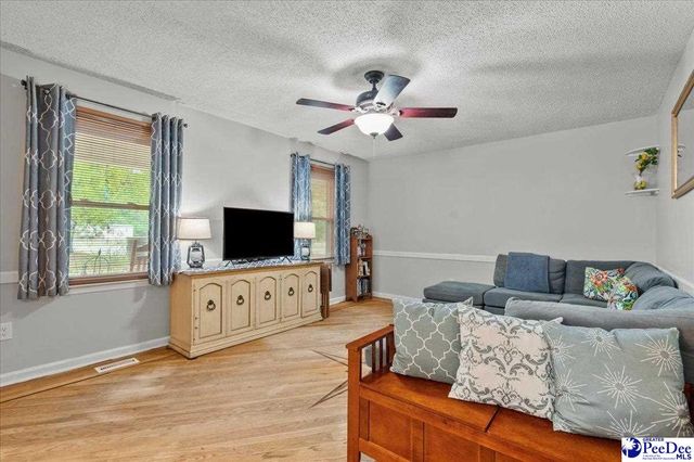 7725 Friendfield Rd., Effingham, SC 29541