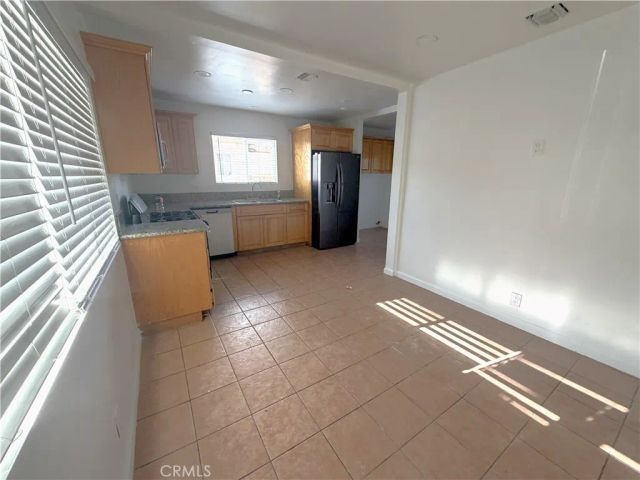 11148 S Wilton Place, Los Angeles, CA 90047