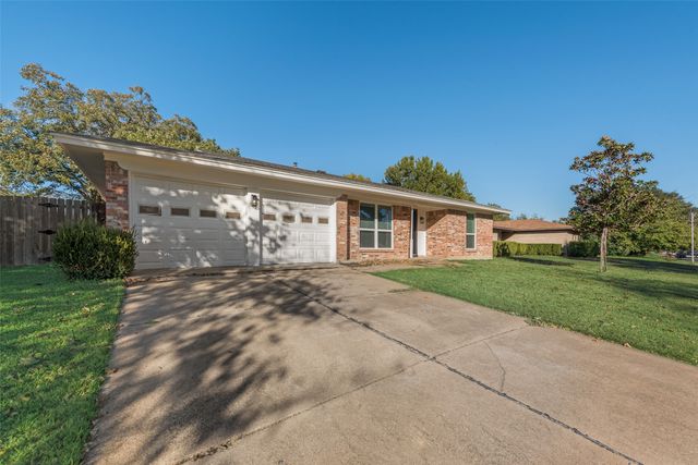 1909 Green Apple Lane, Arlington, TX 76014