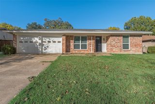 1909 Green Apple Lane, Arlington, TX 76014