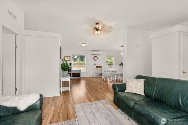 112 Tiffany Lane, Winlock, WA 98596