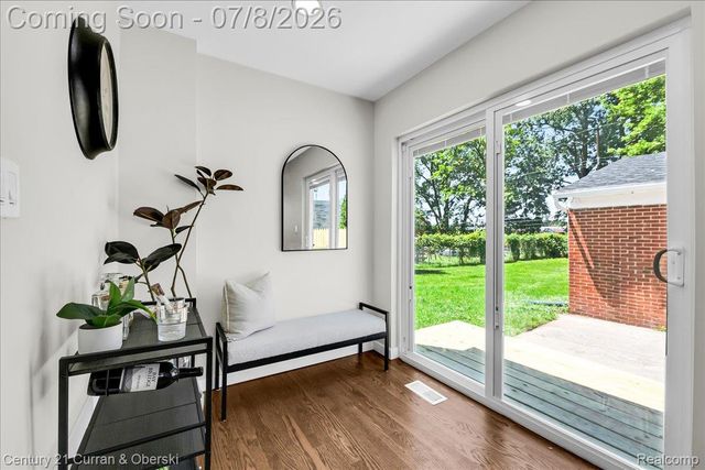 1174 S Dowling Street, Westland, MI 48186