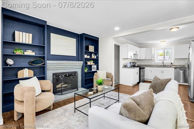 1174 S Dowling Street, Westland, MI 48186
