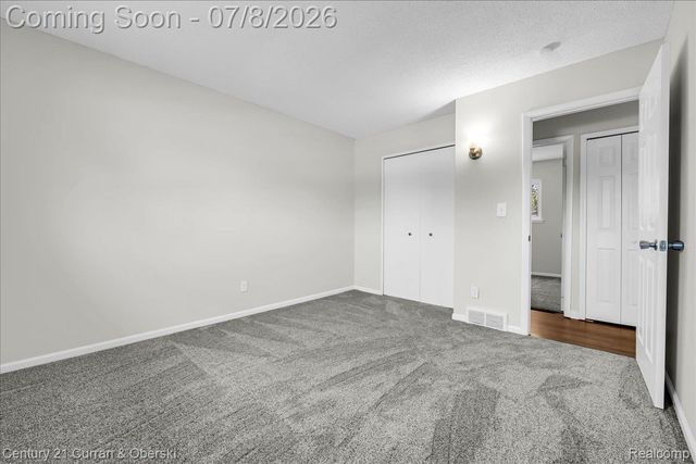 1174 S Dowling Street, Westland, MI 48186