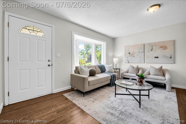 1174 S Dowling Street, Westland, MI 48186