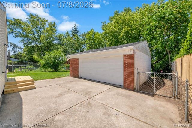 1174 S Dowling Street, Westland, MI 48186