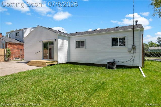 1174 S Dowling Street, Westland, MI 48186